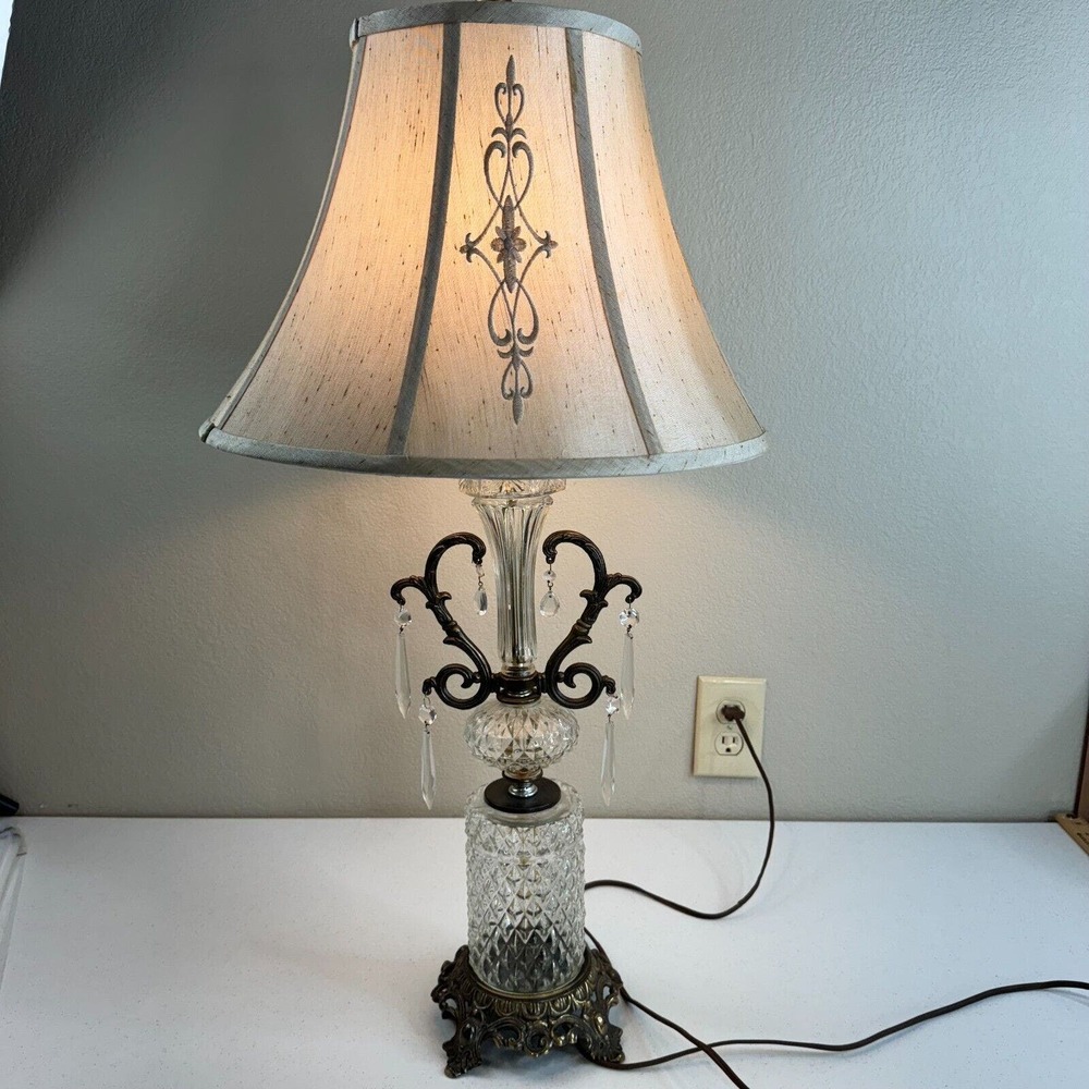 Underwriters Laboratories decorative Glass Table Lamp Knob Control Beige Vintage